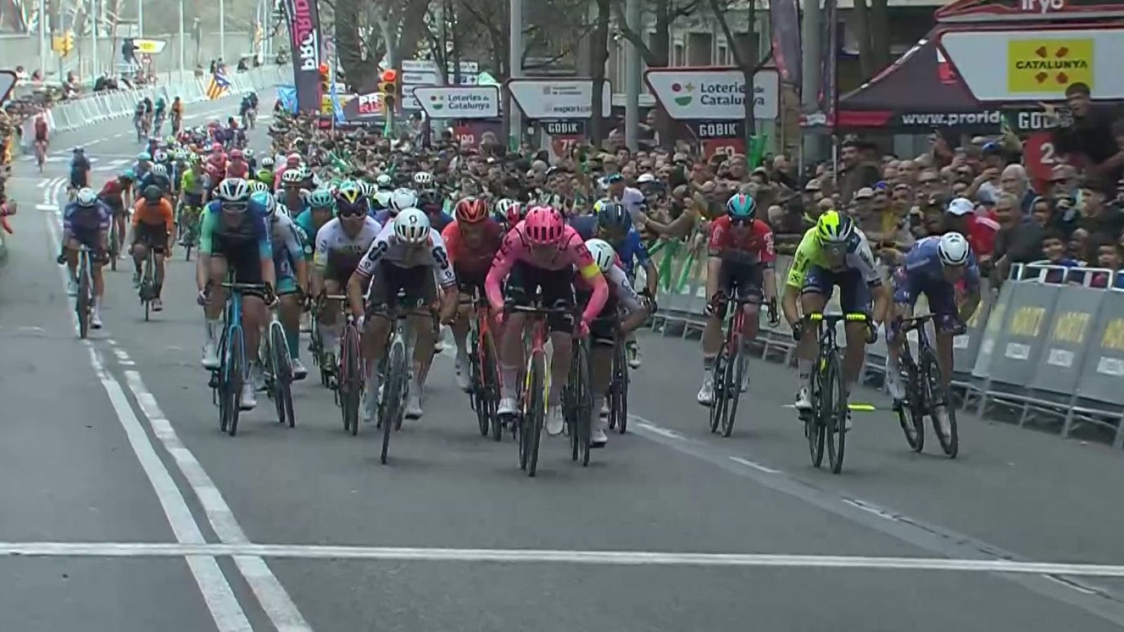 Marijn Van Den Berg gana la cuarta etapa en la Volta a Catalunya - Ciclismo | Ver