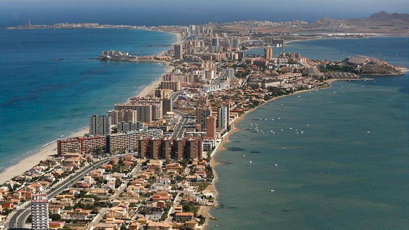 El Mar Menor continúa en la cuerda floja