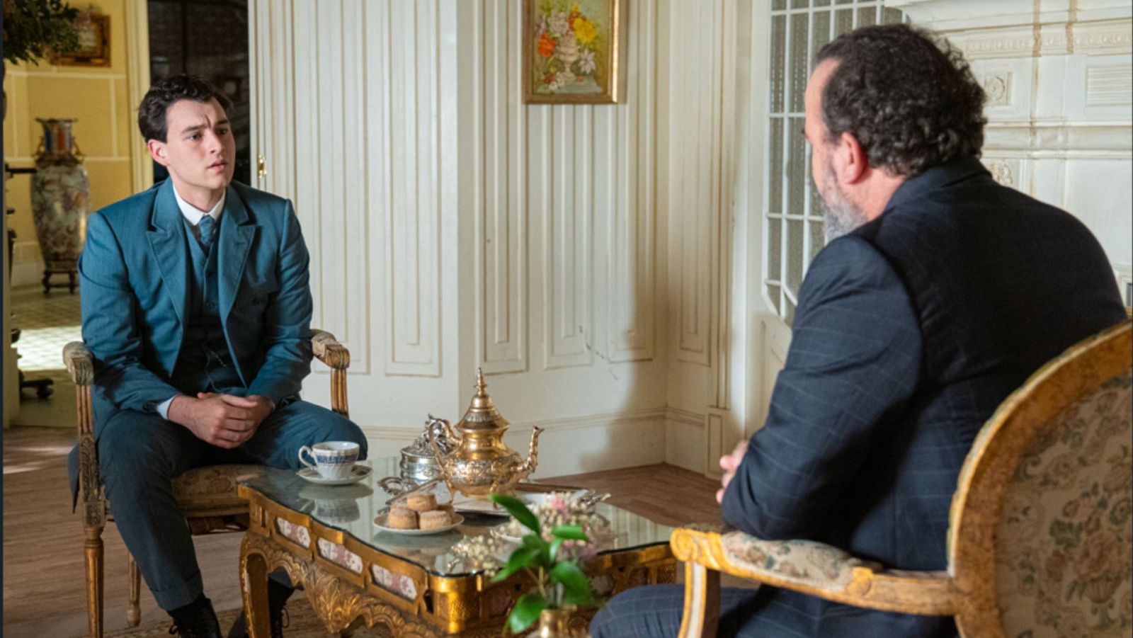 La Promesa: Alonso habla a Curro de las mujeres de su pasado - La promesa | Ver