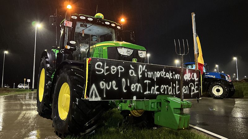 Una tractorada bloquea la salida de camiones del aeropuerto belga de Lieja