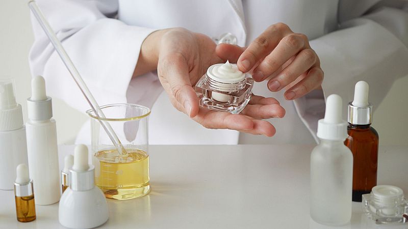 ¿Cómo se elaboran los cosméticos?