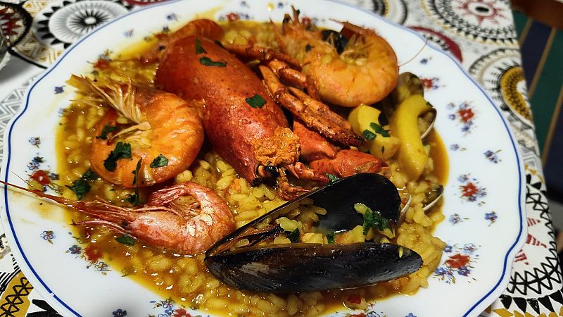 Receta de arroz con bogavante, un plato para chuparse los dedos