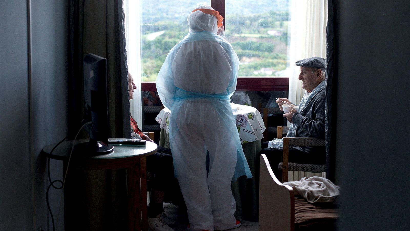 Informe: "Podrían haberse evitado" muertes en residencias de Madrid | Ver