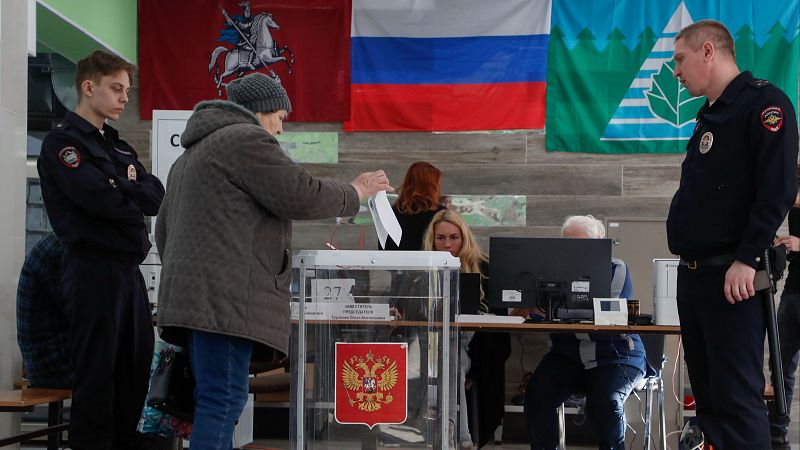 Rusia aparenta normalidad en la segunda jornada electoral pese a las incursiones ucranianas y algunas protestas