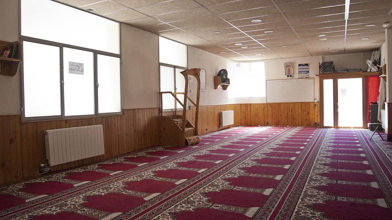 El imán de Ripoll no fue deportado por "arraigo" y la Policía belga asegura que preguntó sus antecedentes