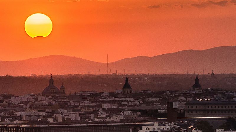 Un eclipse de sol y otro de luna sern protagonistas en el cielo de la recin estrenada primavera