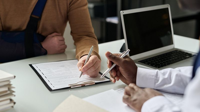 Bajas laborales en España: qué tipos hay, cómo se solicita y qué dice la ley