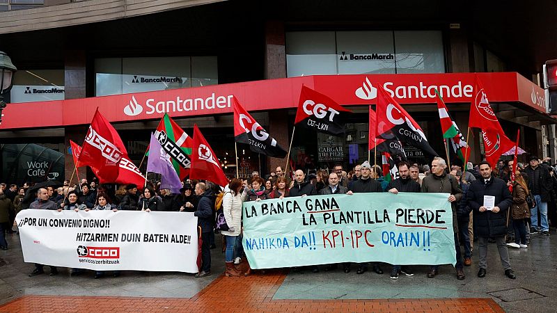 La banca española realiza su primera huelga en 40 años tras rechazar una subida salarial del 10% hasta 2027