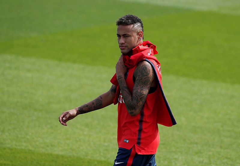 Neymar demanda al Barcelona ante la FIFA