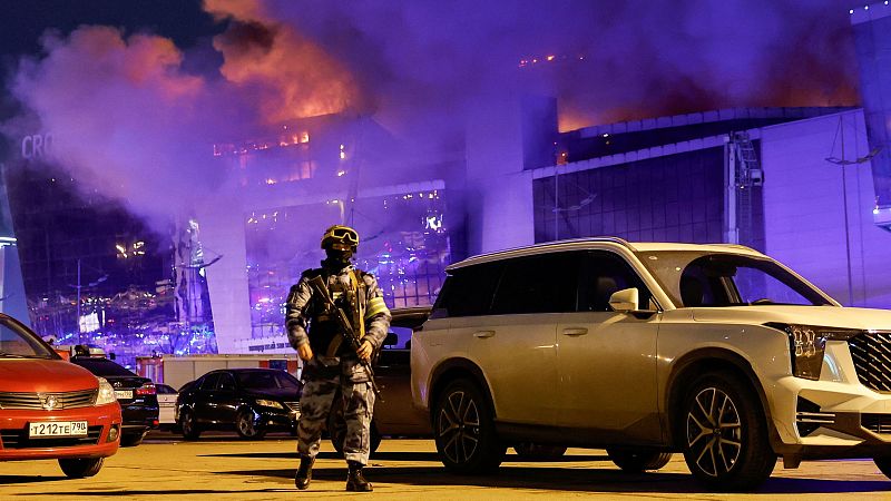 Al menos 40 muertos y más de 100 heridos en un "ataque terrorista" en una sala de conciertos en Moscú