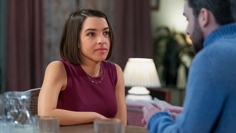 '4 estrellas' | Bea, la psicóloga que necesitaba Vera del Rey, abre su nueva consulta