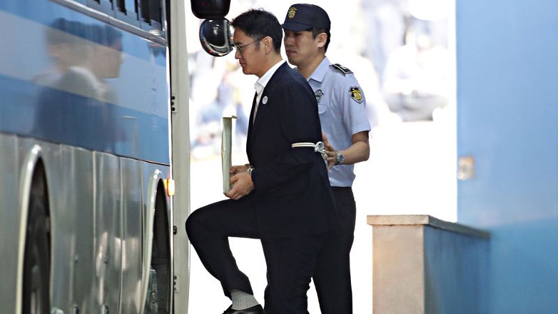 Condenado a cinco años de prisión el heredero de Samsung, Lee Jae-Yong