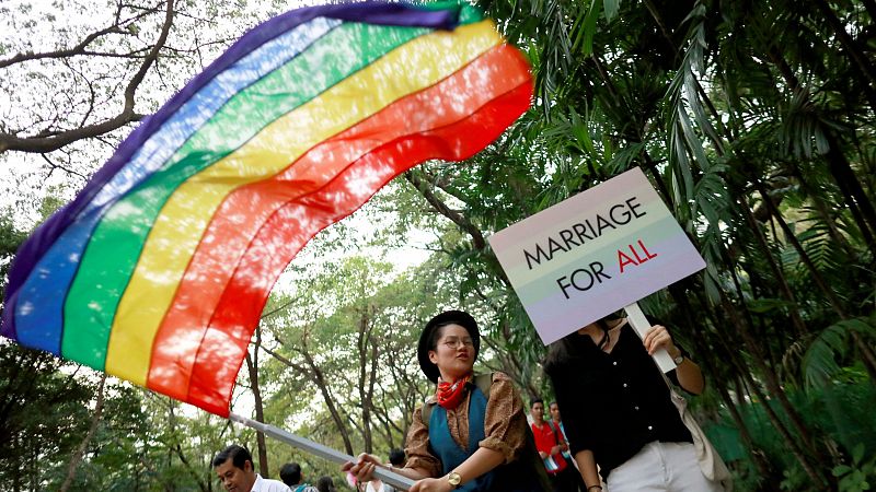 Tailandia avanza hacia el reconocimiento del matrimonio homosexual con la aprobación de la ley en su Parlamento