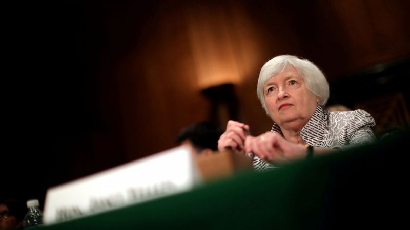 Yellen defiende la reforma financiera tras la crisis y advierte de que cualquier ajuste debe ser "modesto"