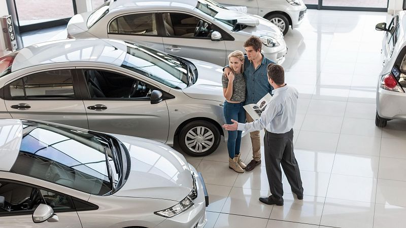 Las matriculaciones de coches caen en marzo un 4,7 % tras 14 meses seguidos de crecimiento