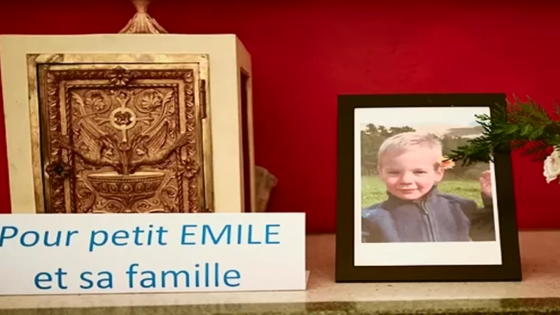Claves del caso de Emile Soleil, el menor de dos años hallado muerto en una pequeña aldea del sur de Francia