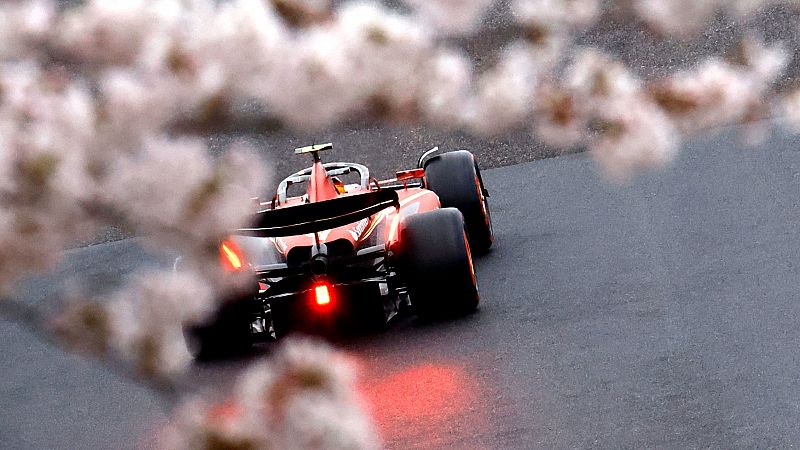 Carlos Sainz, tercero en una jornada de entrenamientos libres dominada por Verstappen y Red Bull en Suzuka