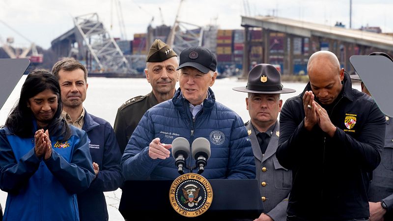 Biden visita el puente de Baltimore y promete poner todo su empeño en la reconstrucción