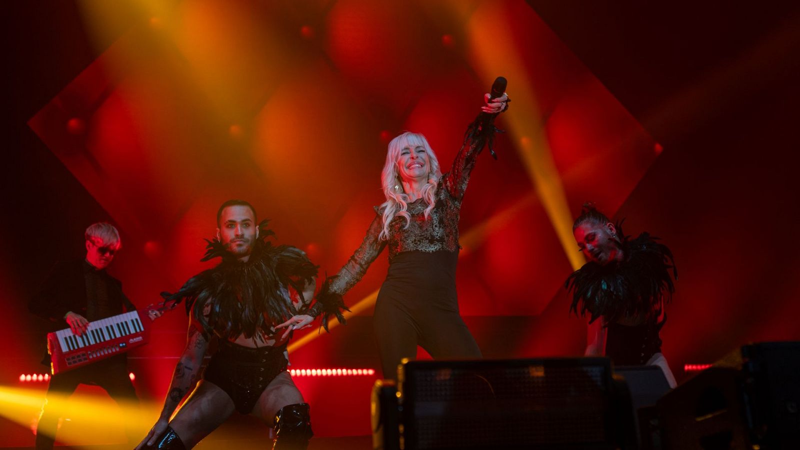 BCN Eurovision Party 2024: Nebulossa (España) canta "ZORRA" | Ver