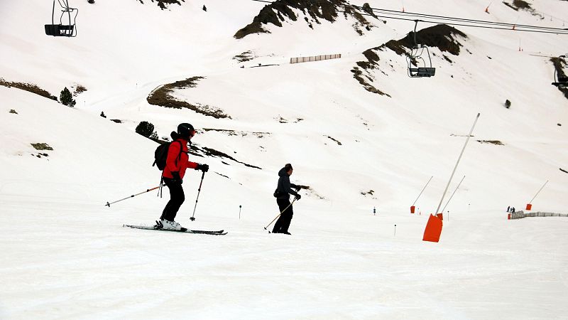 Les nevades de Setmana Santa prorroguen la temporada d'esquí