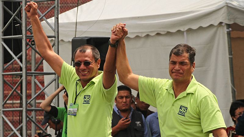 Rafael Correa ve un "delito gravísimo" el asalto a la embajada para arrestar a Glas: "Han destrozado la figura del asilo"
