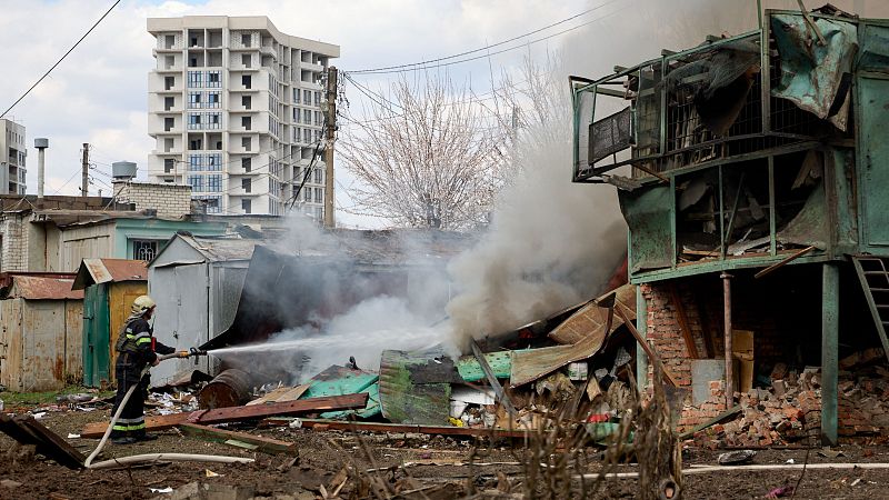 Guerra Ucrania - Rusia en directo | Un ataque ruso sobre Zaporiyia deja tres muertos y ocho heridos