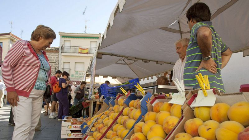 El sector de la fruta dulce podrá retirar 19.550 toneladas más de melocotones y nectarinas en España