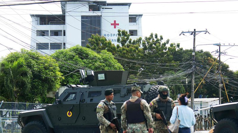Trasladan a un hospital al exvicepresidente ecuatoriano Jorge Glas detenido en la embajada de México