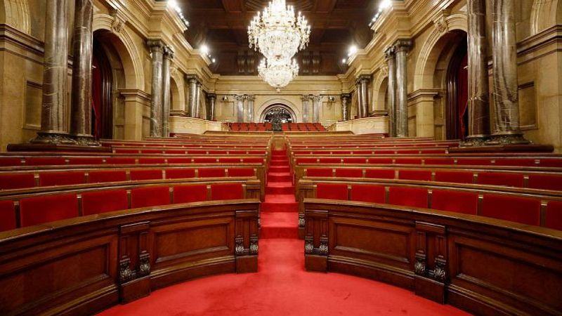 El Constitucional admite el recurso del Gobierno y suspende la iniciativa de independencia del Parlament de Catalua