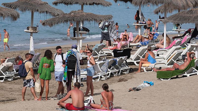 Las protestas contra el modelo turístico canario y la desigualdad en el archipiélago llegan al Congreso