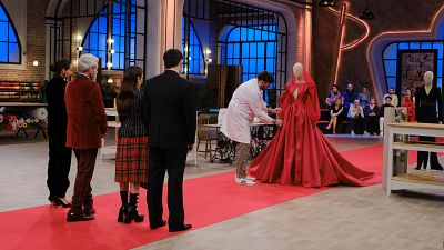 El vestido de �ngel, una creaci�n para desprenderse de las inseguridades