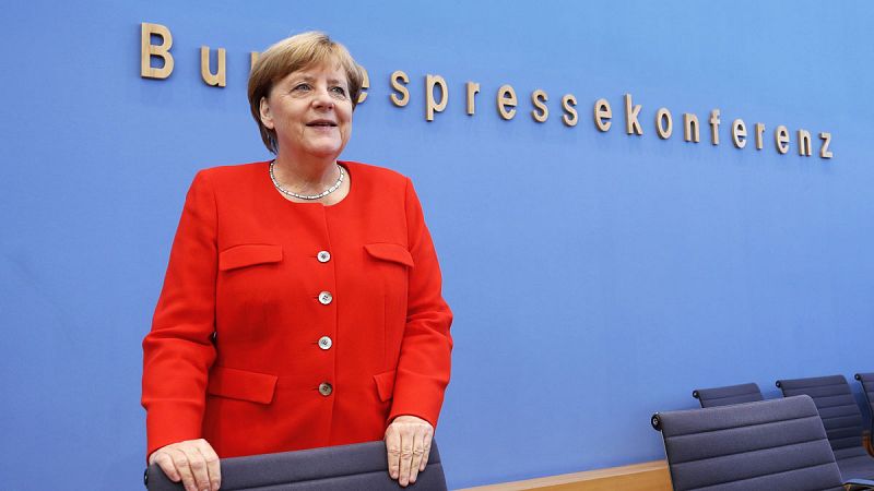Merkel apoya un presupuesto común para el euro de "pequeñas cantidades" para llevar a cabo reformas