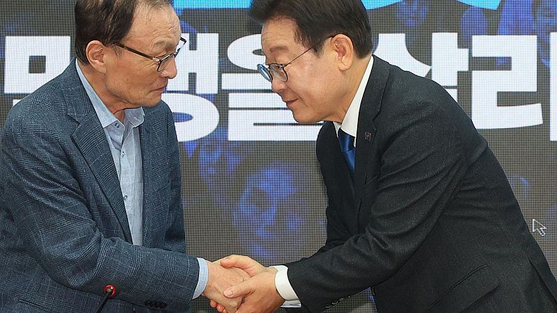 La oposición surcoreana renueva su mayoría parlamentaria con un resultado mejor que el de 2020