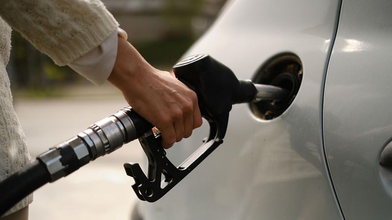 La gasolina toca un nuevo máximo anual tras doce semanas al alza y se encarece un 8,35% en lo que va de año