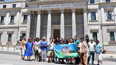 Fundacin Pueblo Gitano frente al Congreso de los Diputados