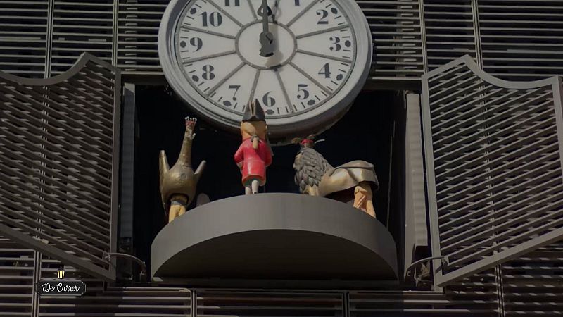 L'Amparito Roca sona al rellotge carilló del Mercat de Tarragona