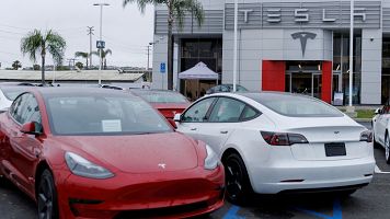 Tesla anuncia a sus empleados que reducir su plantilla global ms de un 10%