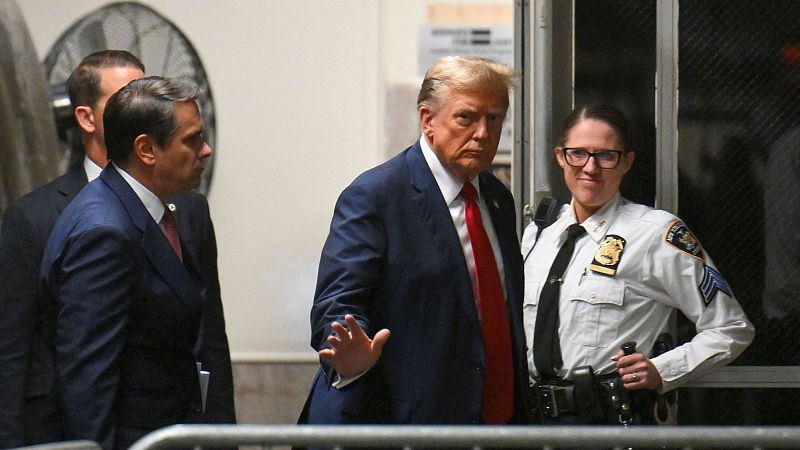 Trump denuncia una "persecución" en el primer juicio penal contra un expresidente de EE.UU. por el caso 'Stormy Daniels'