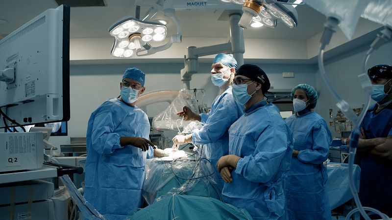 Un hospital de Barcelona consigue extraer una aguja de dentista del cerebro de una niña de cuatro años