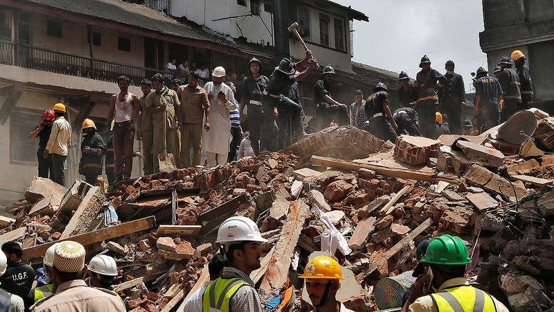 Mueren al menos 16 personas en un derrumbe en la ciudad india de Bombay