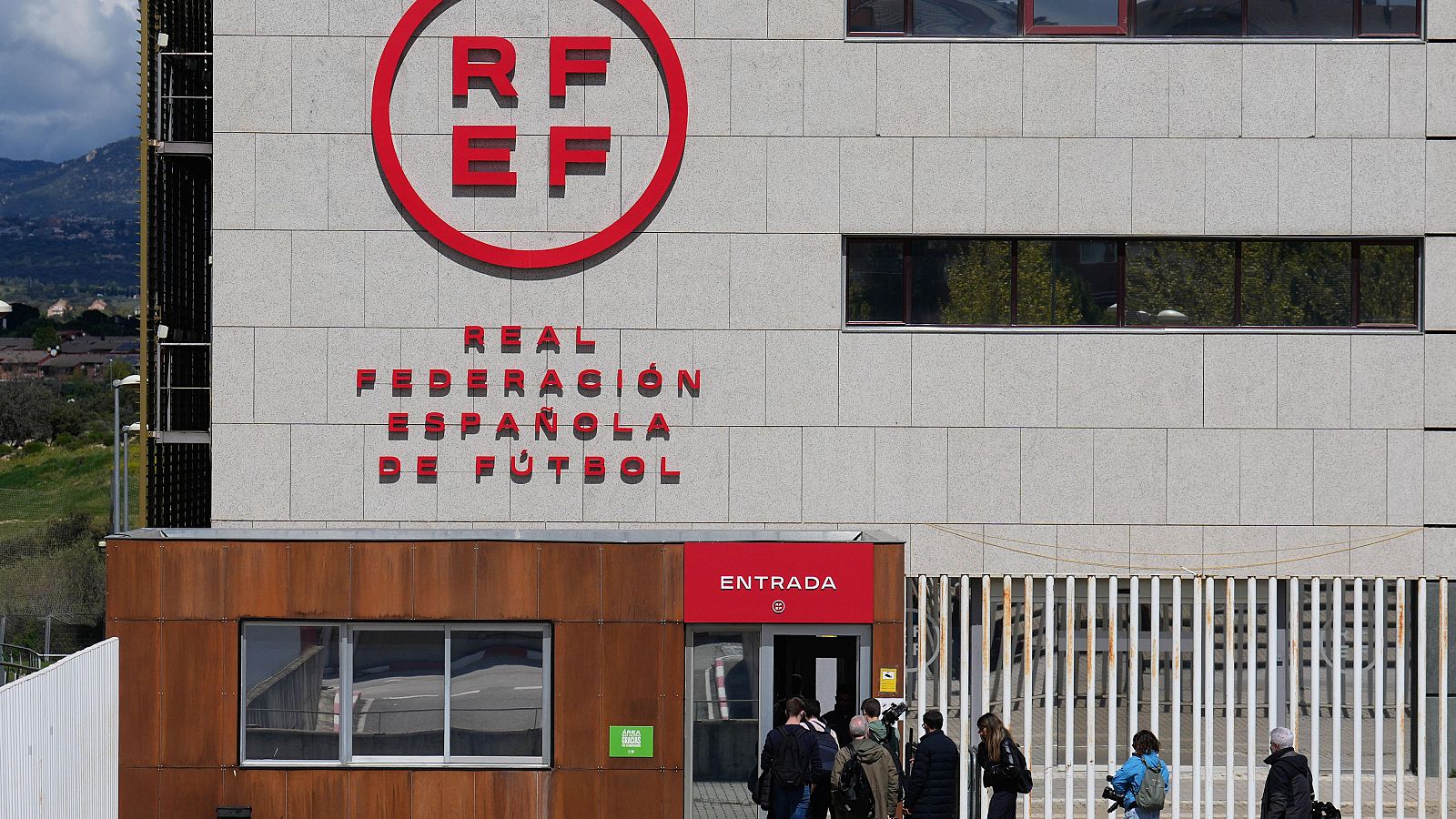 Crisis en la RFEF | El CSD estudiará suspender ya a Rocha | Ver