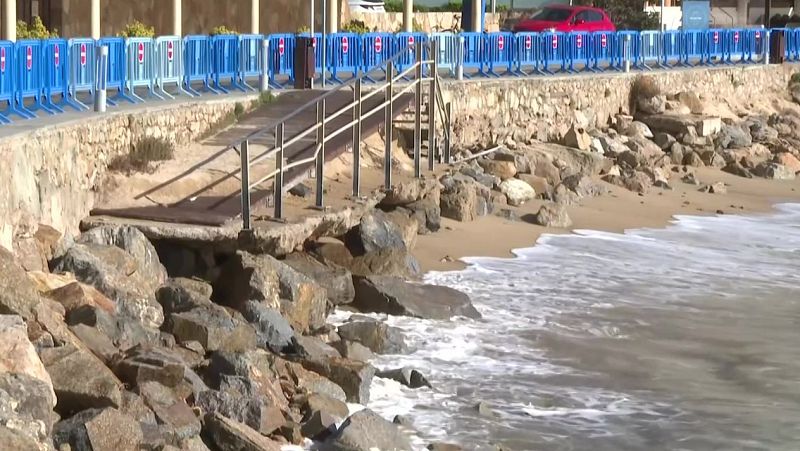 Causes artificials de la desaparició de la sorra a les platges catalanes