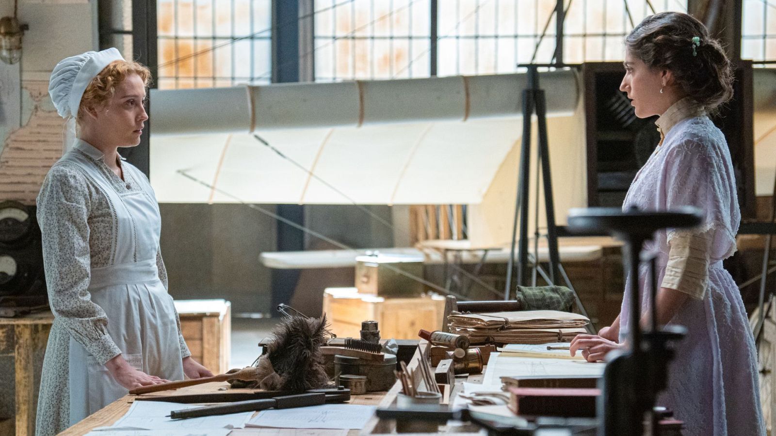 La Promesa: Jimena encuentra las fotos de Jana y Manuel - La promesa | Ver