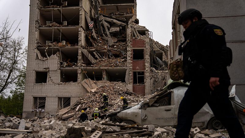Al menos 17 muertos y 78 heridos en un triple ataque ruso contra la ciudad ucraniana de Chernígov