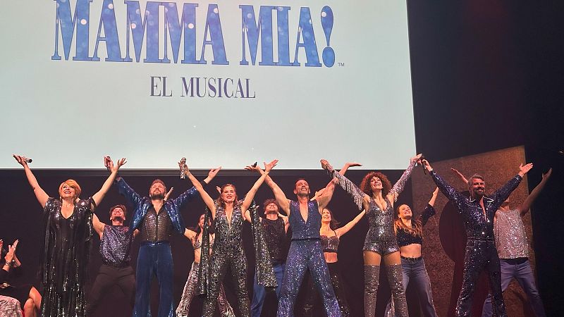 El elenco del musical 'Mamma Mía!' canta "Waterloo" en la despedida de Nebulossa