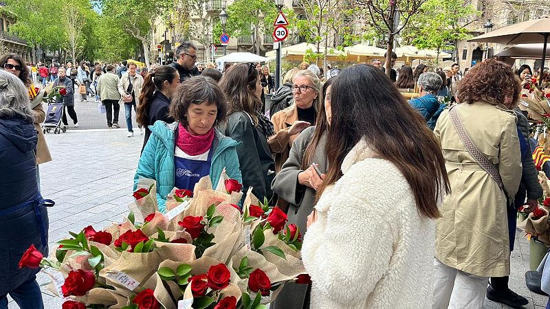 Última hora a Catalunya: notícies del 23 d'abril de 2024 | Diada de Sant Jordi: s'espera vendre 7 milions de roses i 1'9 de llibres