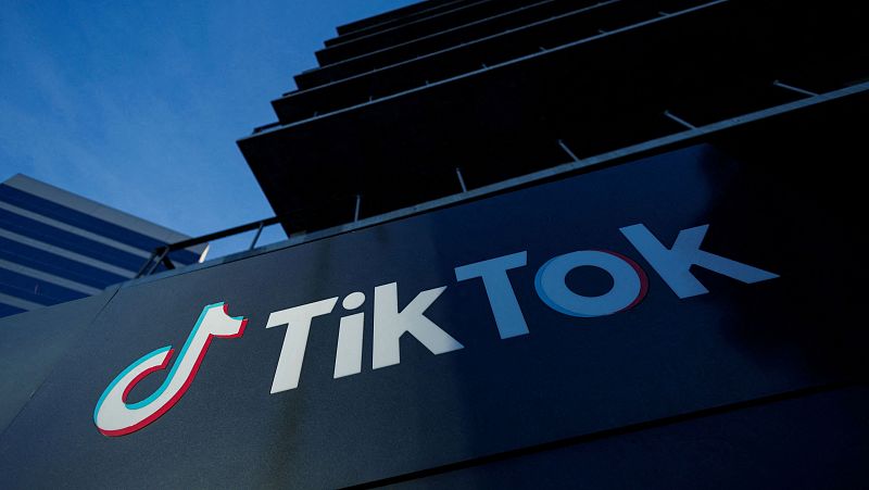 Bruselas amenaza con suspender TikTok Lite en Espaa y Francia al considerarla "txica y adictiva"