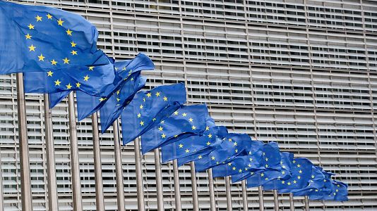Banderas de la Unin Europea ondean en Bruselas