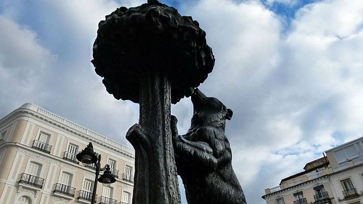 La emblem�tica Estatua del Oso y el Madro�o se inaugur� el 10 de enero de 1967