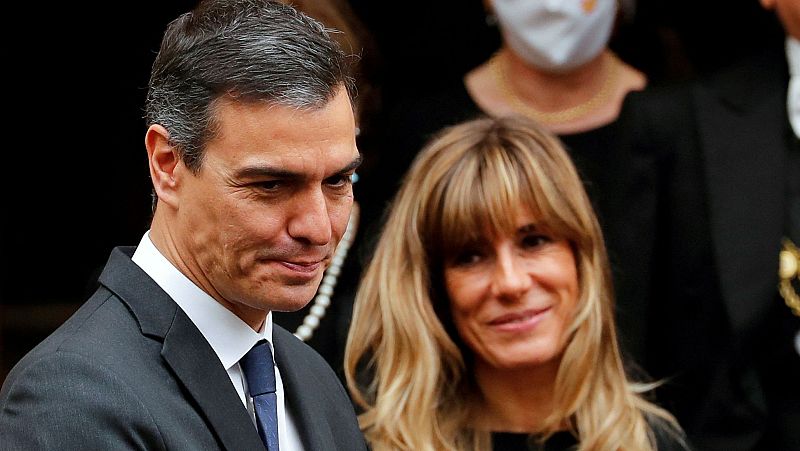 El presidente del Gobierno, Pedro Snchez, junto a su mujer, Begoa Gmez